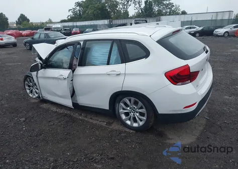 2013 BMW X1 xDrive28I из США, поврежденный, VIN WBAVL1C57DVR90161